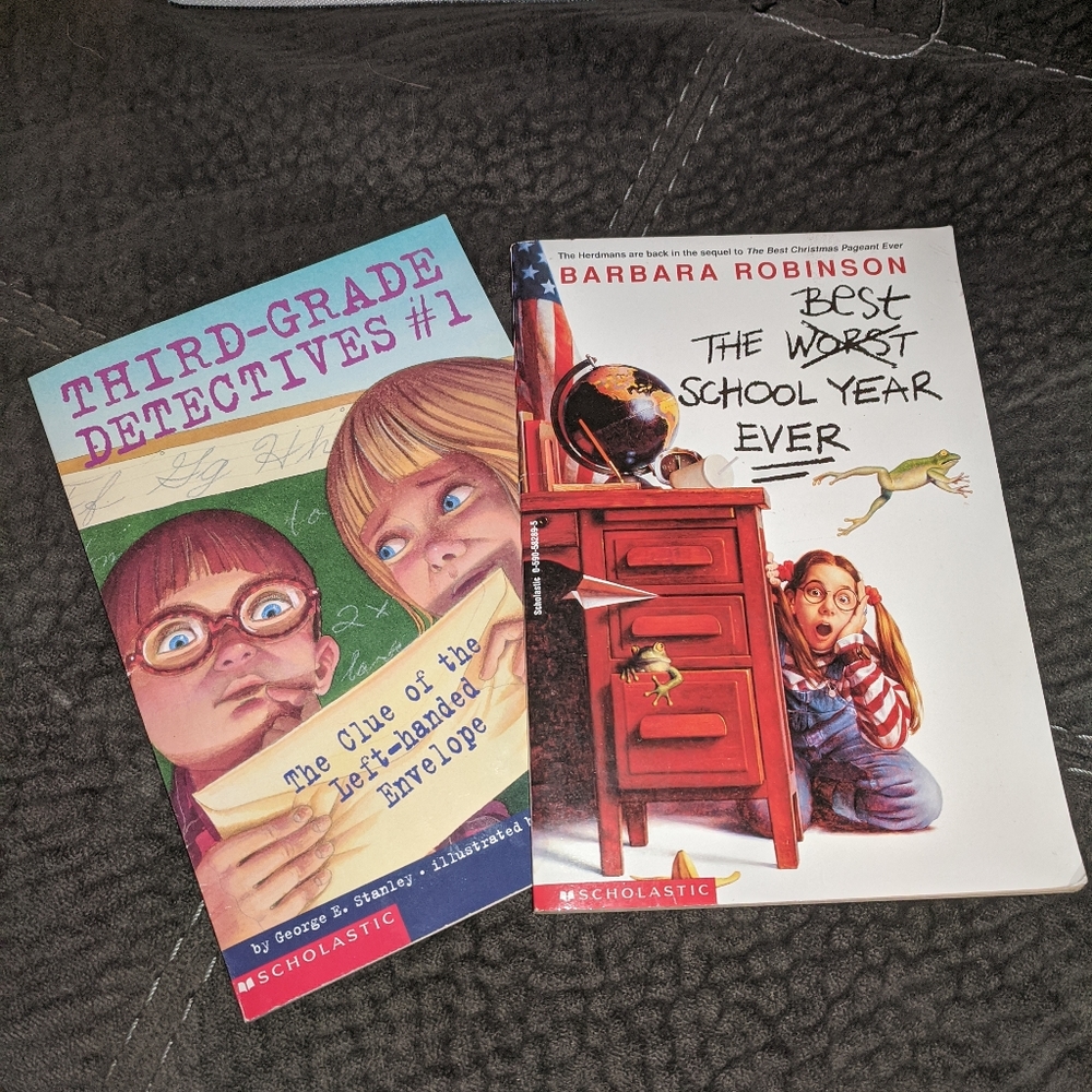 Scholastic Chapter Books (Set of 2)